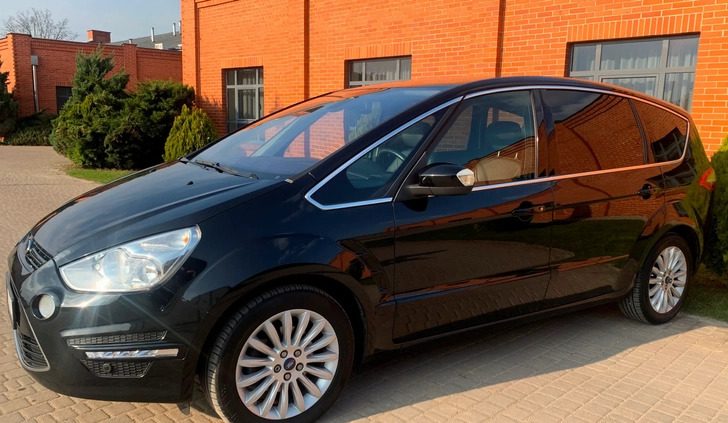 Ford S-Max cena 43500 przebieg: 190000, rok produkcji 2014 z Gniezno małe 742